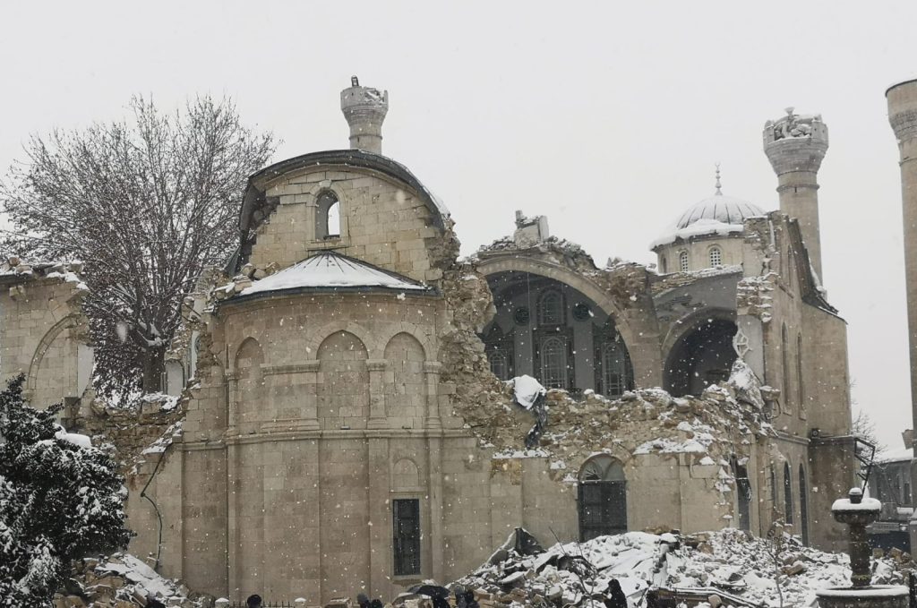 foto masjid runtuh dalam gempa bumi di turki - masjid Yeni Mosque di Malatya,Pazarcık daerah Kahramanmaraş, Malatya, Türkiye - derma turki - derma gempa bumi turki - tabung gempa bumi turki - gempa bumi turki dan syria - sumbangan gempa bumi turki - sumbangan gempa turki - derma untuk turki -tabung gempa turki - derma gempa turki - derma gempa bumi
